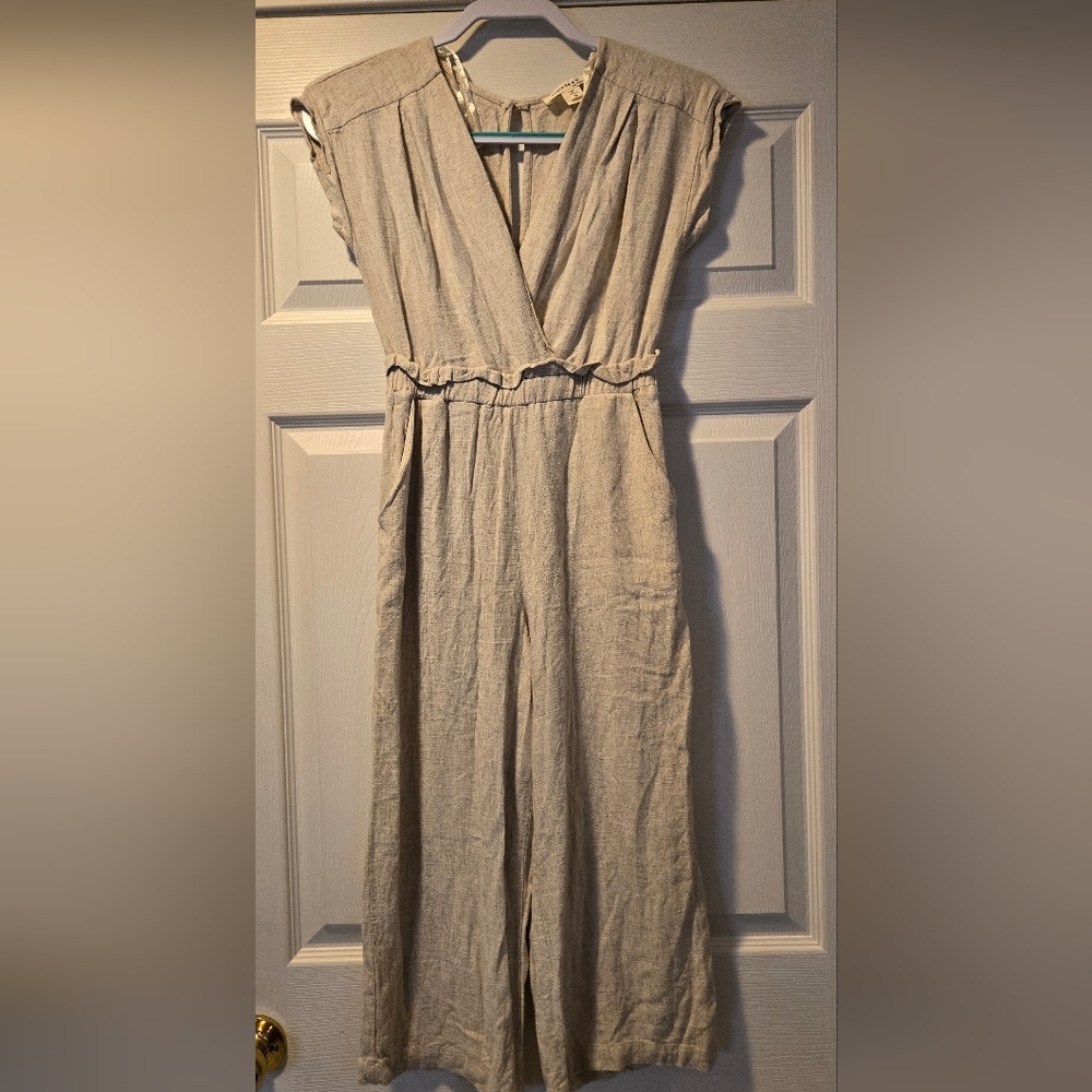 🖤 Monteau Beige Sleeveless Jumpsuit